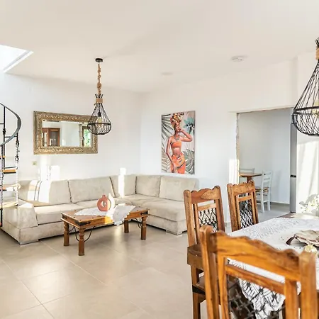 Gina Luxury Maisonette Galipe